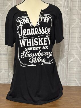Black 2XL Tennessee Whiskey Graphic Tee with Grommet V-Notch 23” P2P 28”L